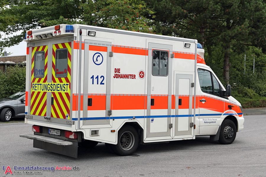 Rettung Kreis Neuss 04 RTW 01 (a.D.)