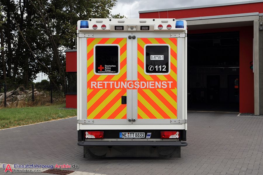 Rettung Kreis Neuss 08 RTW 01 (a.D.)
