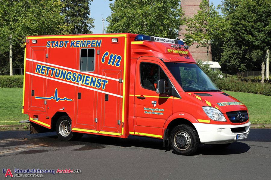 Rettung Kempen 03 RTW 02 (a.D.)