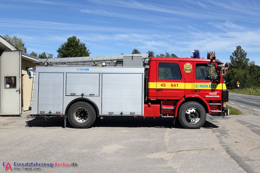 2 26-6410 - Släck-/Räddningsbil (a.D.)