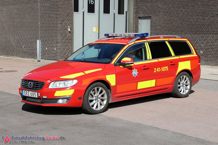2 41-1075 - Personbil