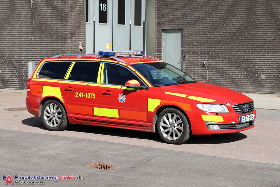 2 41-1075 - Personbil